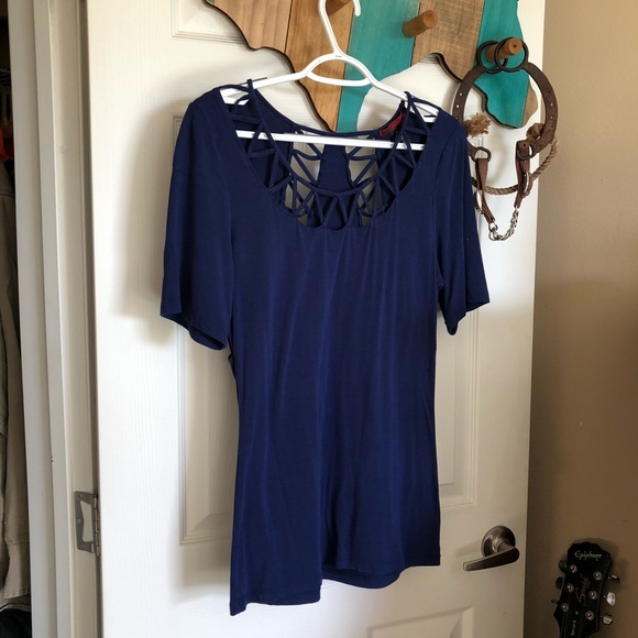 BKE Cut Out Top - Picture 1 of 2